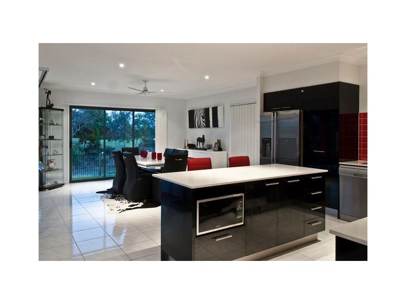 13 Vanillalily Close, Banksia Beach QLD 4507