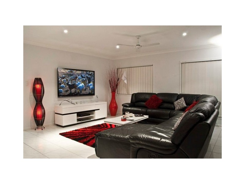 13 Vanillalily Close, Banksia Beach QLD 4507