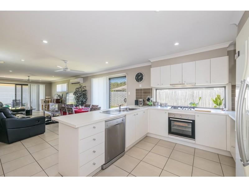 6 Pristine Place, Ningi QLD 4511