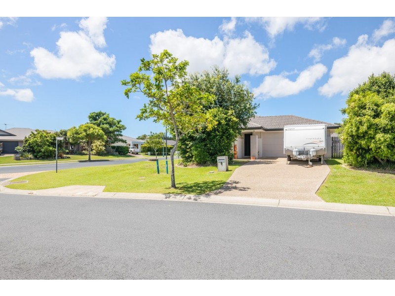 6 Pristine Place, Ningi QLD 4511