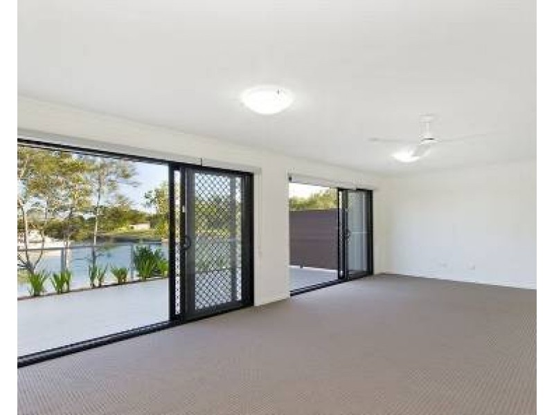 Sandstone Point QLD 4511