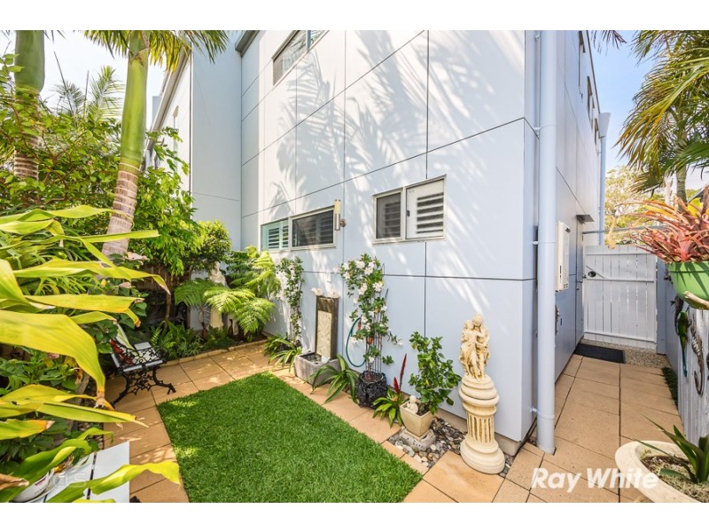 4/15-17 Sylvan Beach Esplanade, Bellara QLD 4507