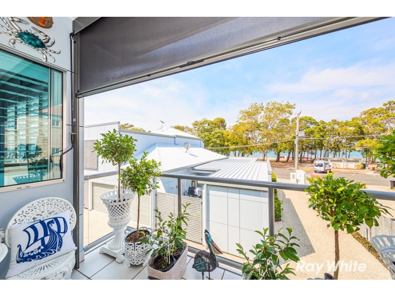 4/15-17 Sylvan Beach Esplanade, Bellara QLD 4507