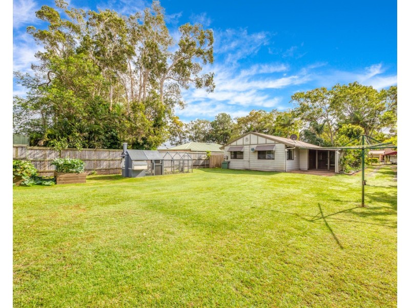 12 Elizabeth Street, Beachmere QLD 4510
