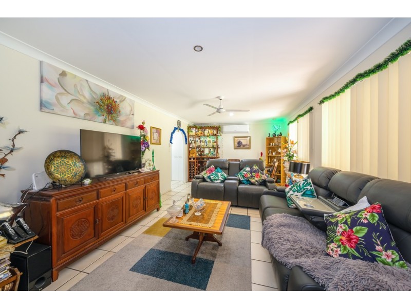 21 Cosmos Avenue, Banksia Beach QLD 4507