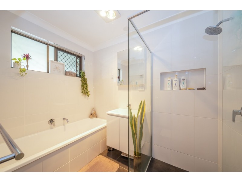 21 Cosmos Avenue, Banksia Beach QLD 4507