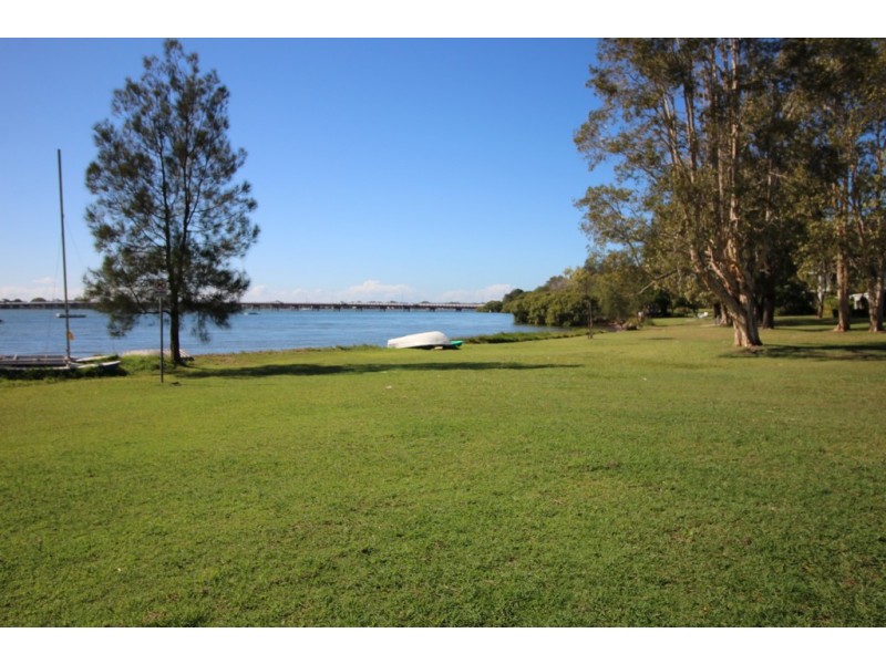 Sandstone Point QLD 4511