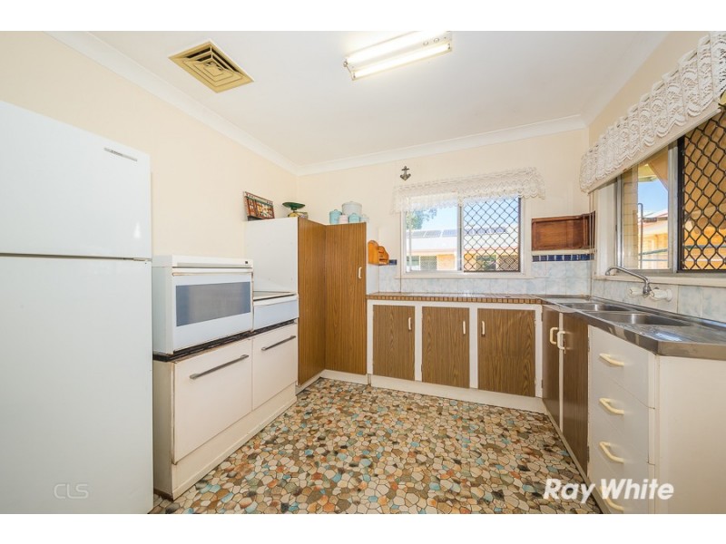 24 Wattle Avenue, Bongaree QLD 4507