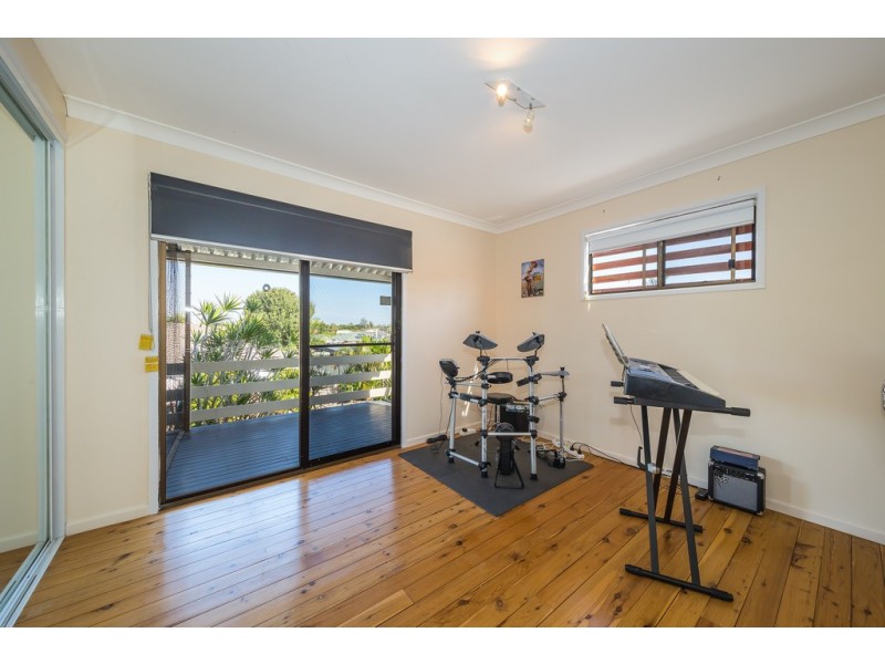 5 Hazell Avenue, Banksia Beach QLD 4507