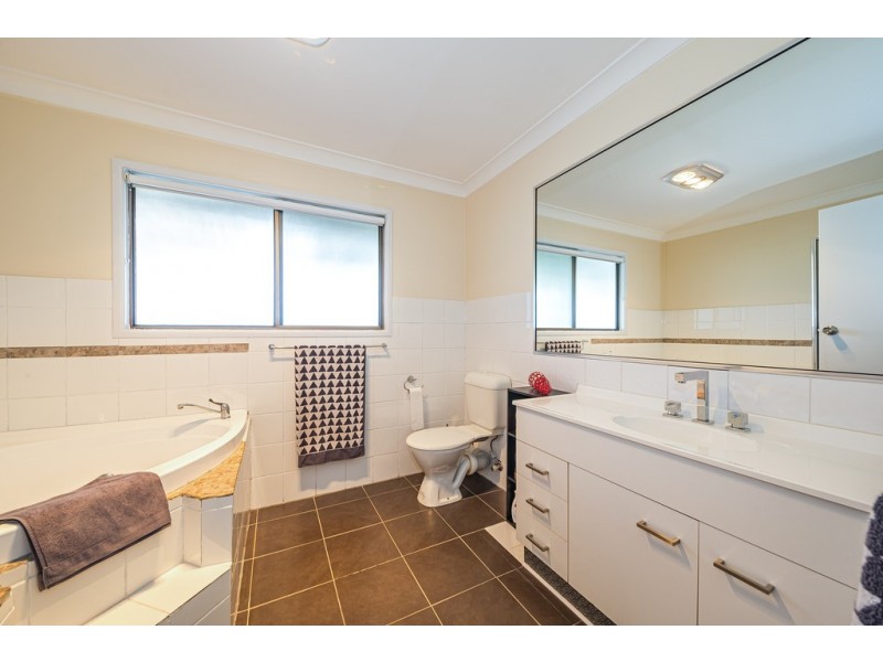 5 Hazell Avenue, Banksia Beach QLD 4507