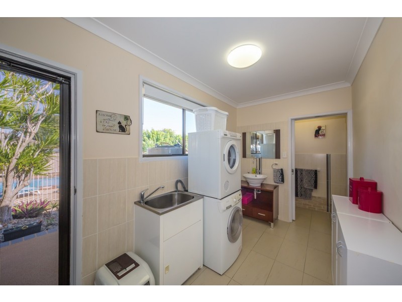 5 Hazell Avenue, Banksia Beach QLD 4507