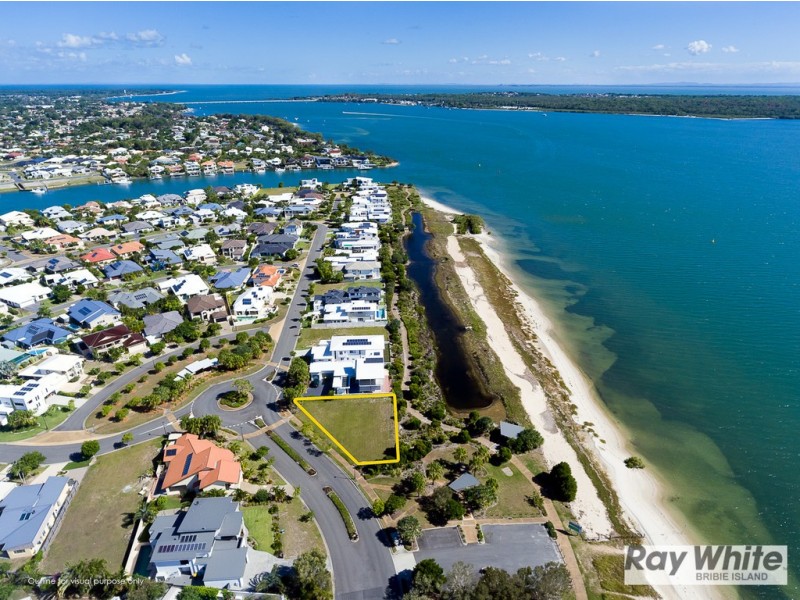 2 Solander Esplanade, Banksia Beach QLD 4507