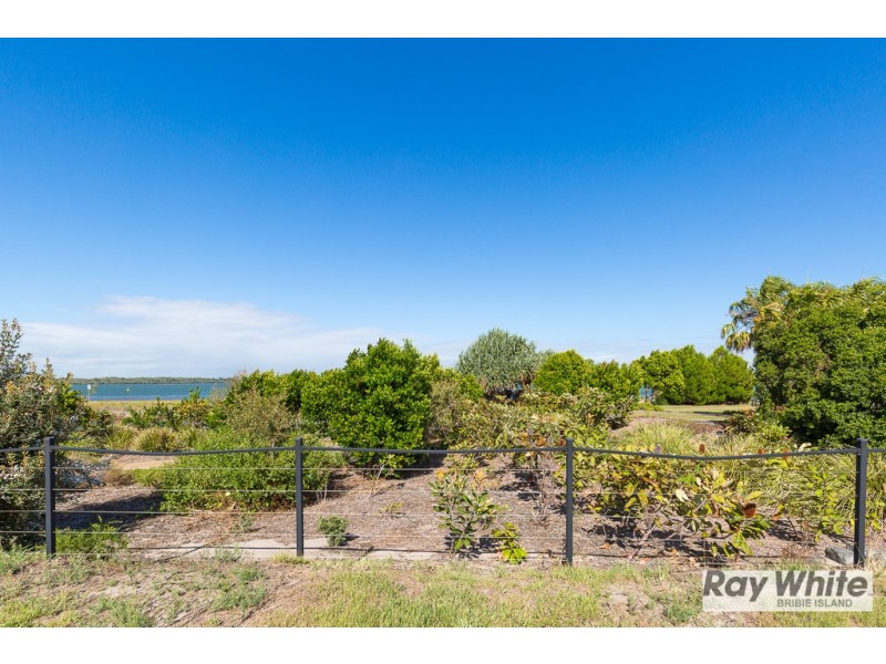 2 Solander Esplanade, Banksia Beach QLD 4507
