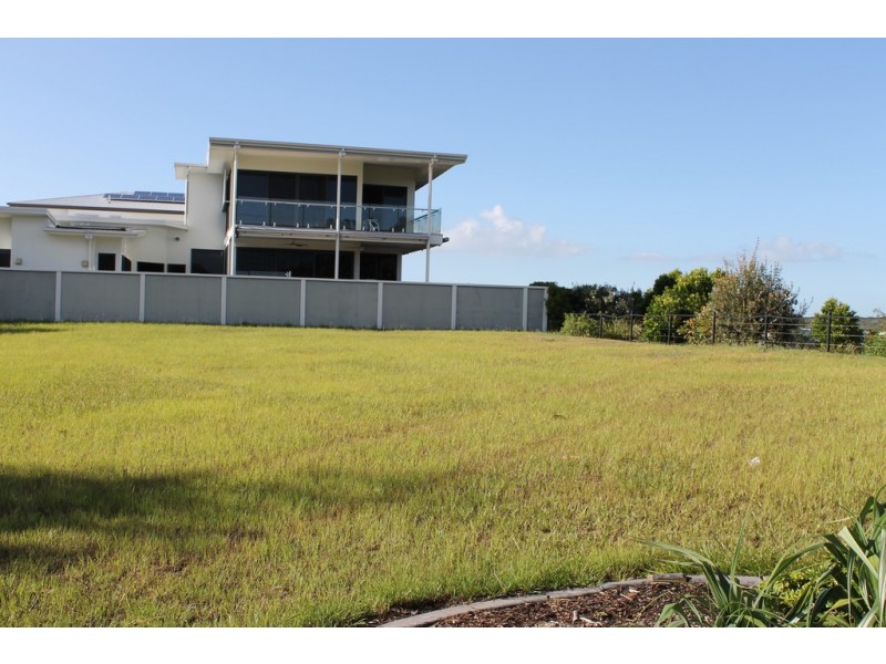 2 Solander Esplanade, Banksia Beach QLD 4507