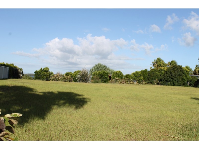 2 Solander Esplanade, Banksia Beach QLD 4507