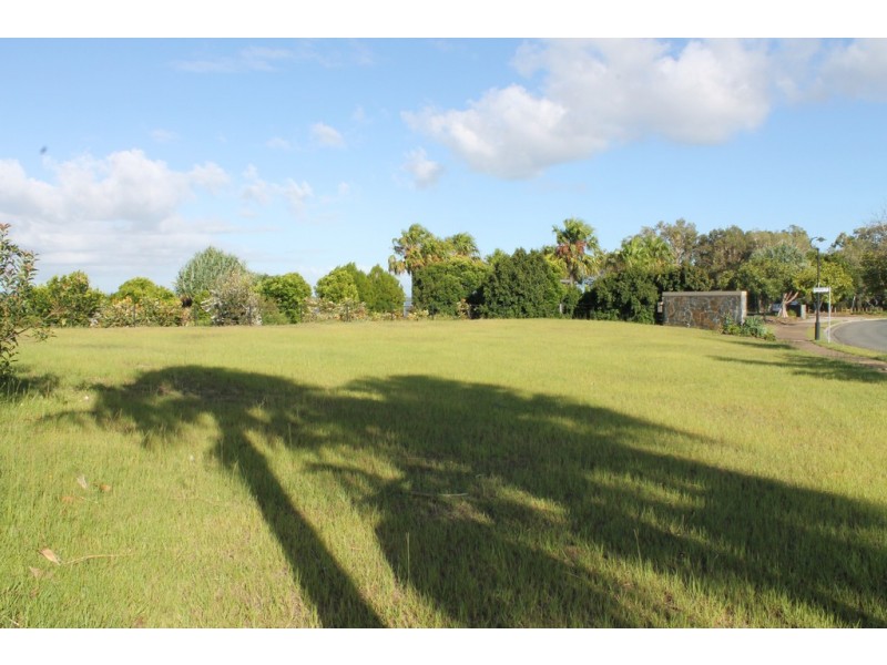2 Solander Esplanade, Banksia Beach QLD 4507