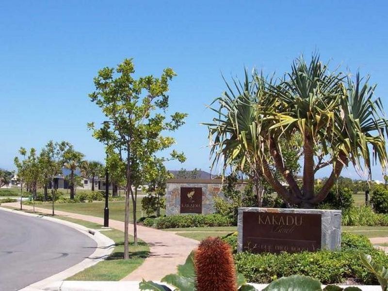 2 Solander Esplanade, Banksia Beach QLD 4507