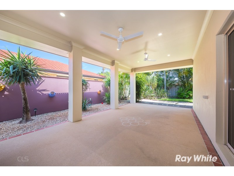 11 Bilinga Court, Sandstone Point QLD 4511
