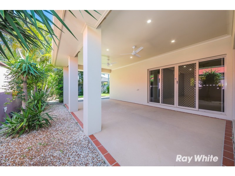 11 Bilinga Court, Sandstone Point QLD 4511