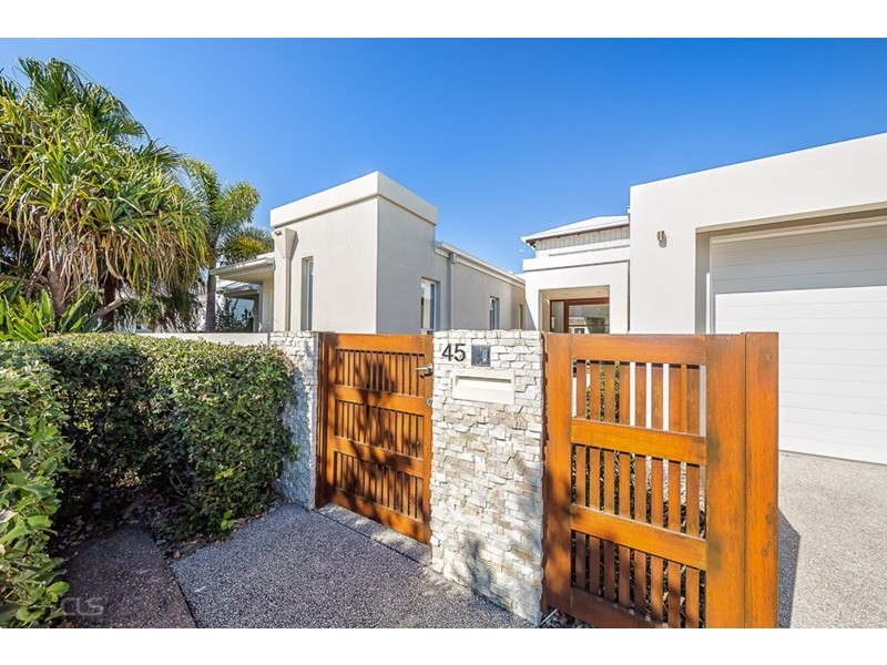 45 North Point, Banksia Beach QLD 4507