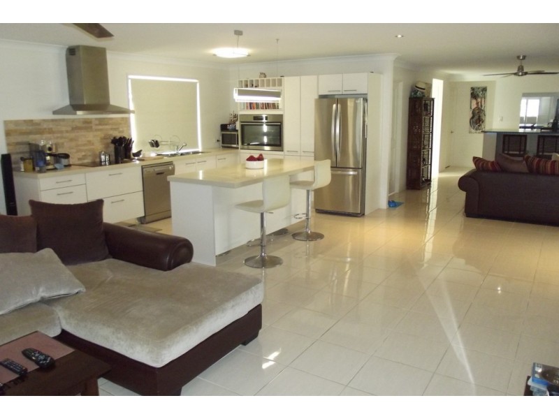 39 Cosmos Avenue, Banksia Beach QLD 4507