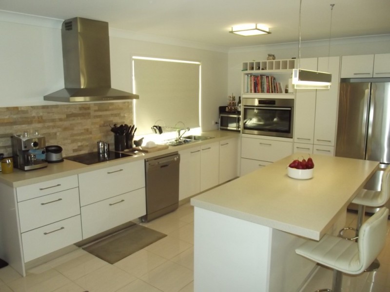 39 Cosmos Avenue, Banksia Beach QLD 4507
