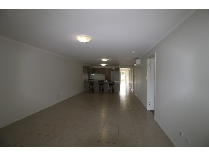 1/8 Third Avenue, Bongaree QLD 4507