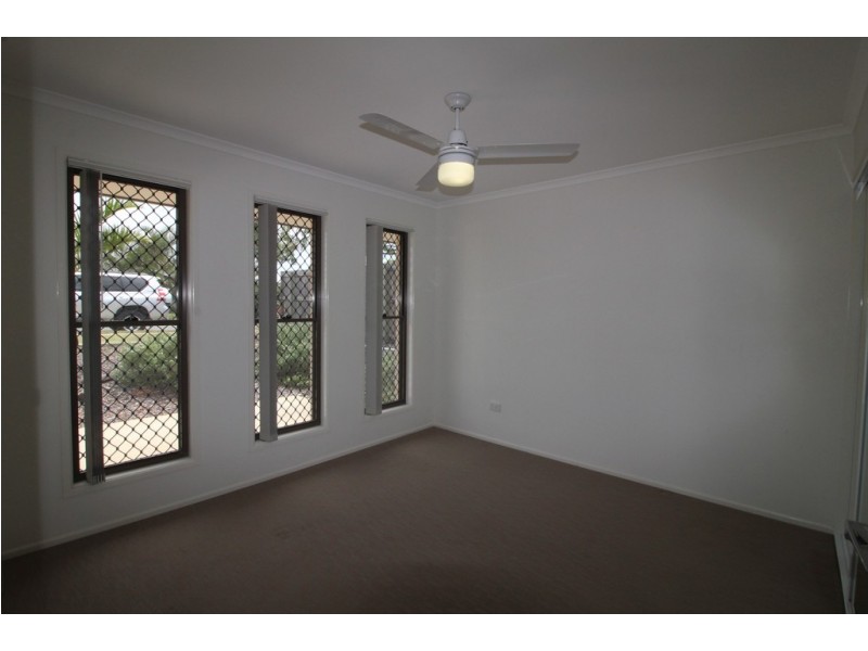 1/8 Third Avenue, Bongaree QLD 4507