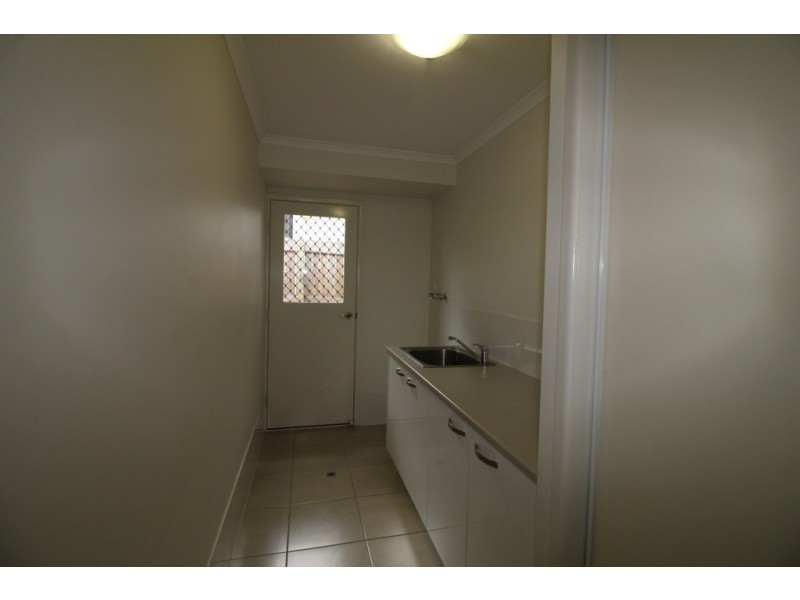 1/8 Third Avenue, Bongaree QLD 4507