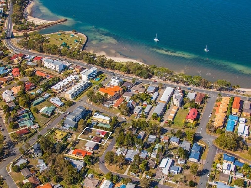 5 Roggen Street, Bongaree QLD 4507