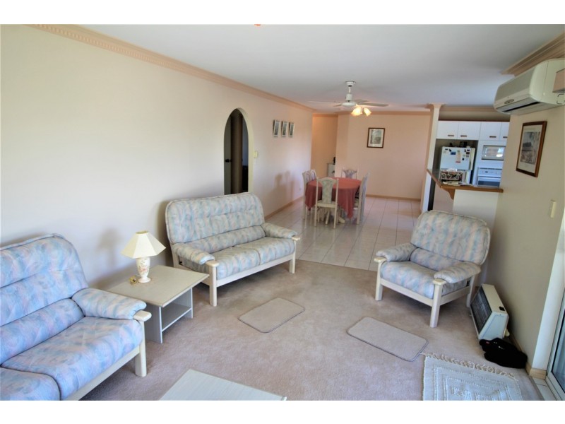 2/49 Sylvan Beach Esplanade, Bellara QLD 4507