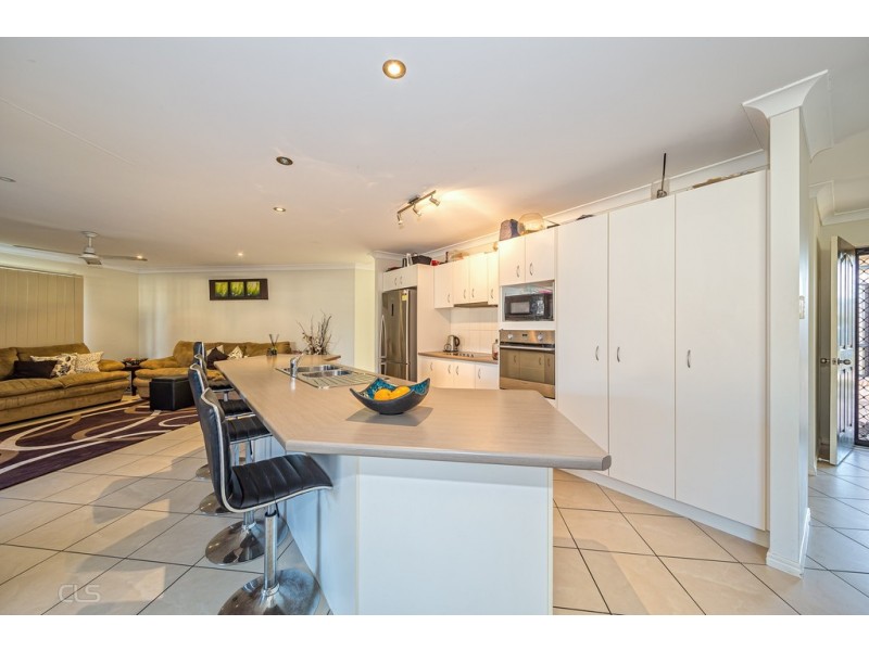 41 Sandheath Place, Ningi QLD 4511