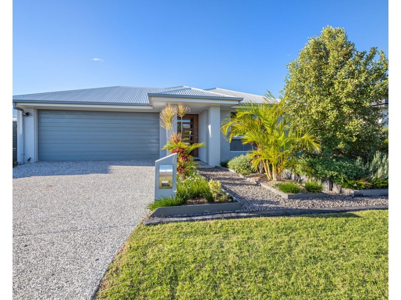 6 Beaufort Circuit, Banksia Beach QLD 4507