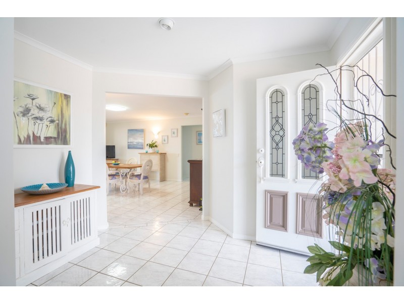 60 Cosmos Avenue, Banksia Beach QLD 4507