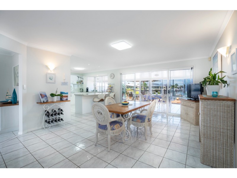 60 Cosmos Avenue, Banksia Beach QLD 4507