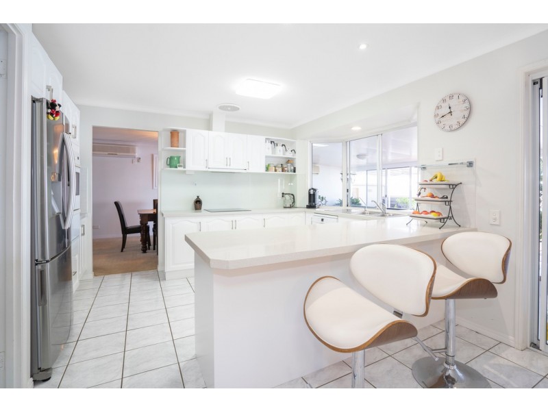 60 Cosmos Avenue, Banksia Beach QLD 4507