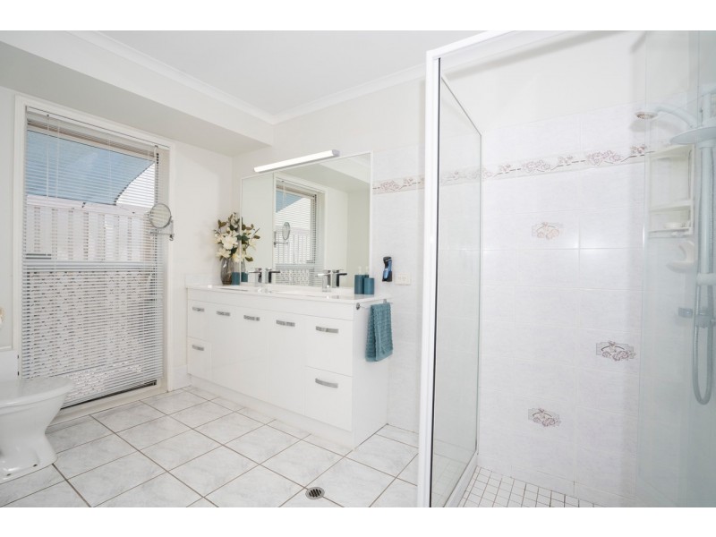 60 Cosmos Avenue, Banksia Beach QLD 4507