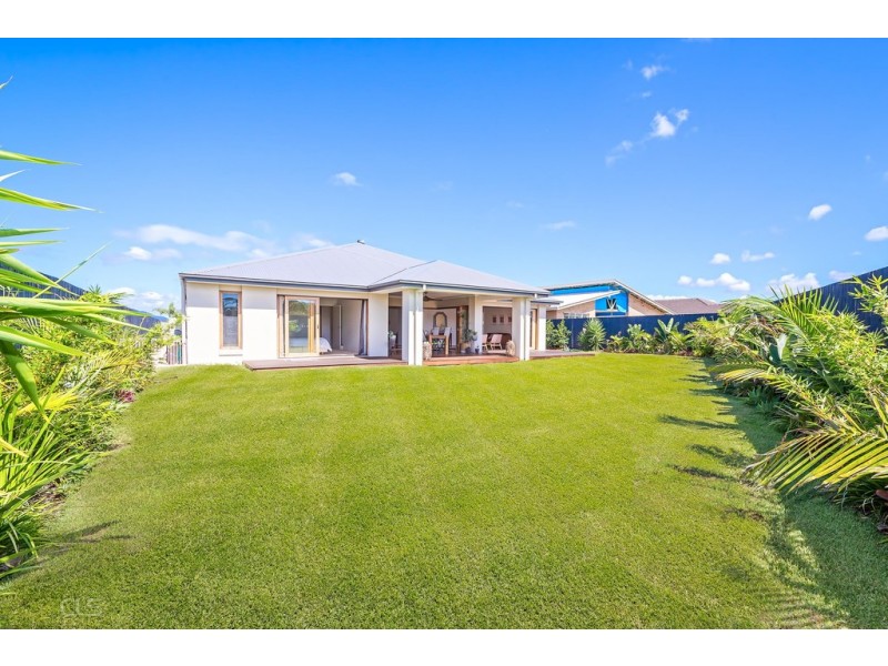 86 Foxtail Crescent, Banksia Beach QLD 4507