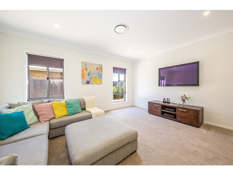 86 Foxtail Crescent, Banksia Beach QLD 4507