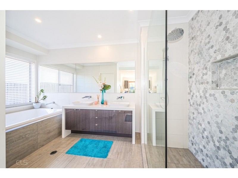 86 Foxtail Crescent, Banksia Beach QLD 4507