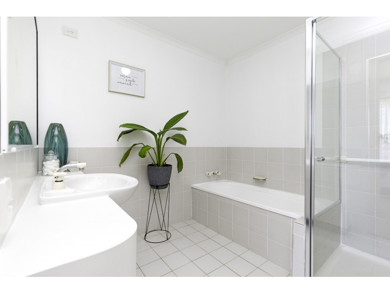 9/2 Venus Court, Banksia Beach QLD 4507