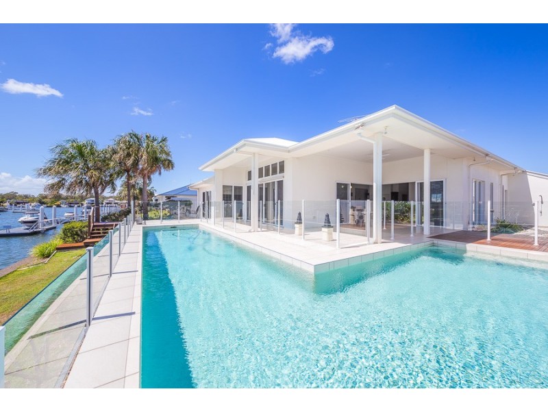 135 Marina Boulevard, Banksia Beach QLD 4507