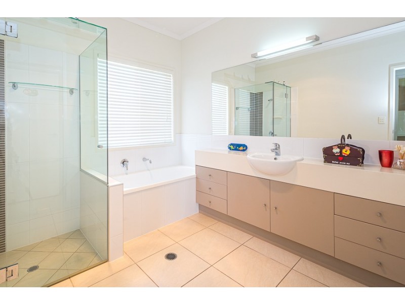 135 Marina Boulevard, Banksia Beach QLD 4507