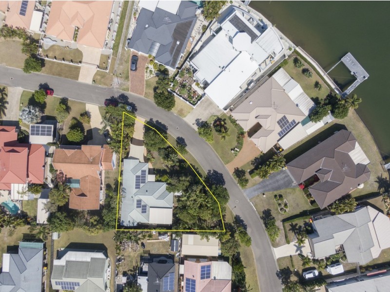 31 Topsail Circuit, Banksia Beach QLD 4507