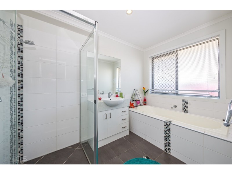 5 Turtle Court, Ningi QLD 4511