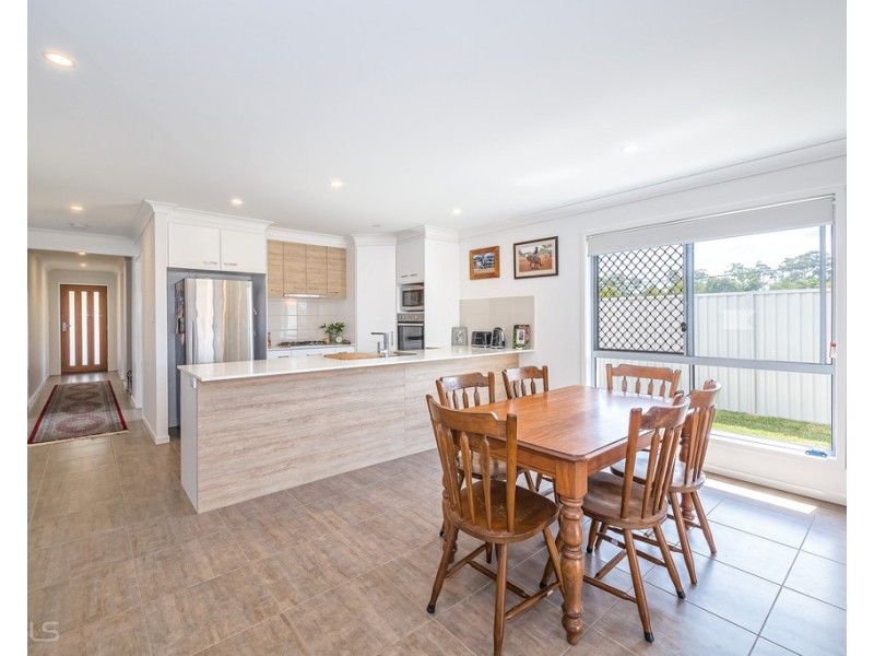 60 Caraway Crescent, Banksia Beach QLD 4507