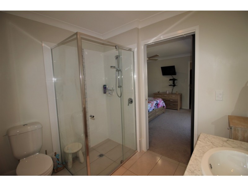 15/2 Spinnaker Drive  (Orianna Resort), Sandstone Point QLD 4511