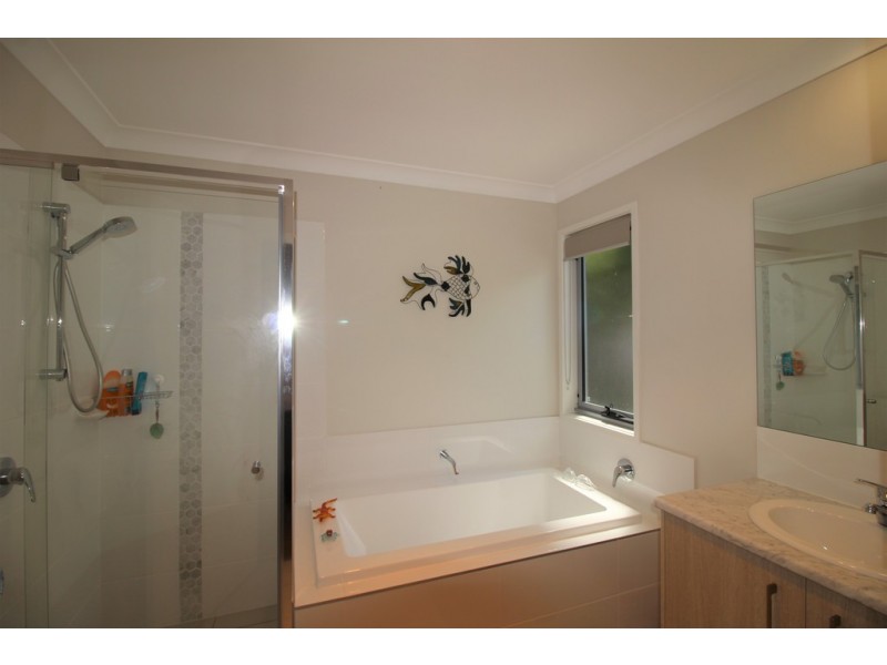 15/2 Spinnaker Drive  (Orianna Resort), Sandstone Point QLD 4511