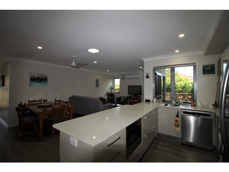 15/2 Spinnaker Drive  (Orianna Resort), Sandstone Point QLD 4511