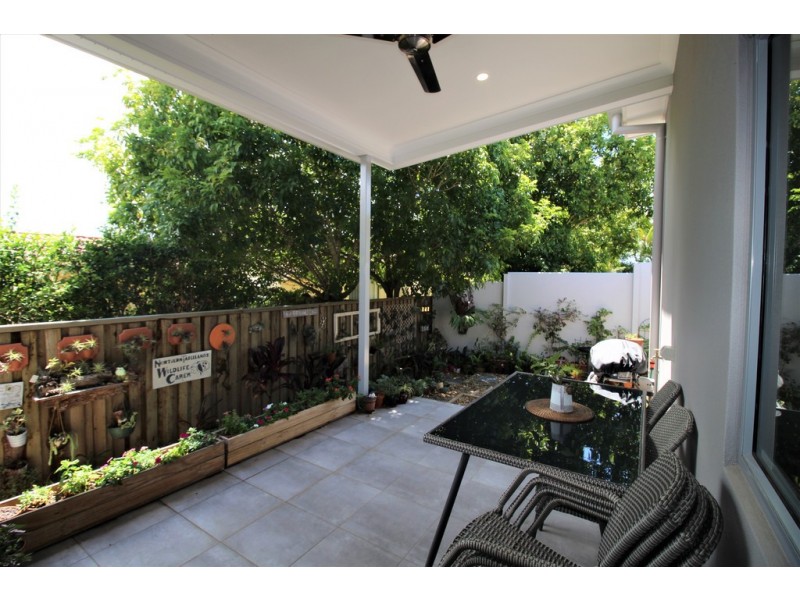 15/2 Spinnaker Drive  (Orianna Resort), Sandstone Point QLD 4511